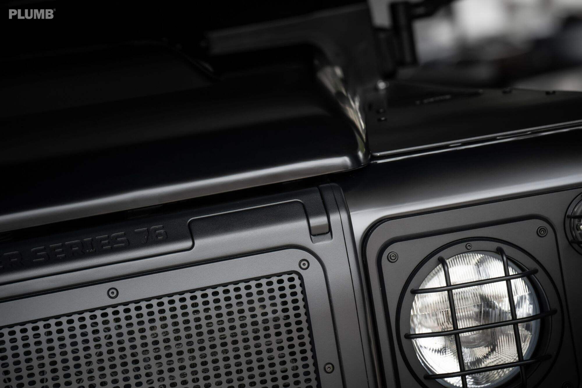 Plumb-Series 76 Grille