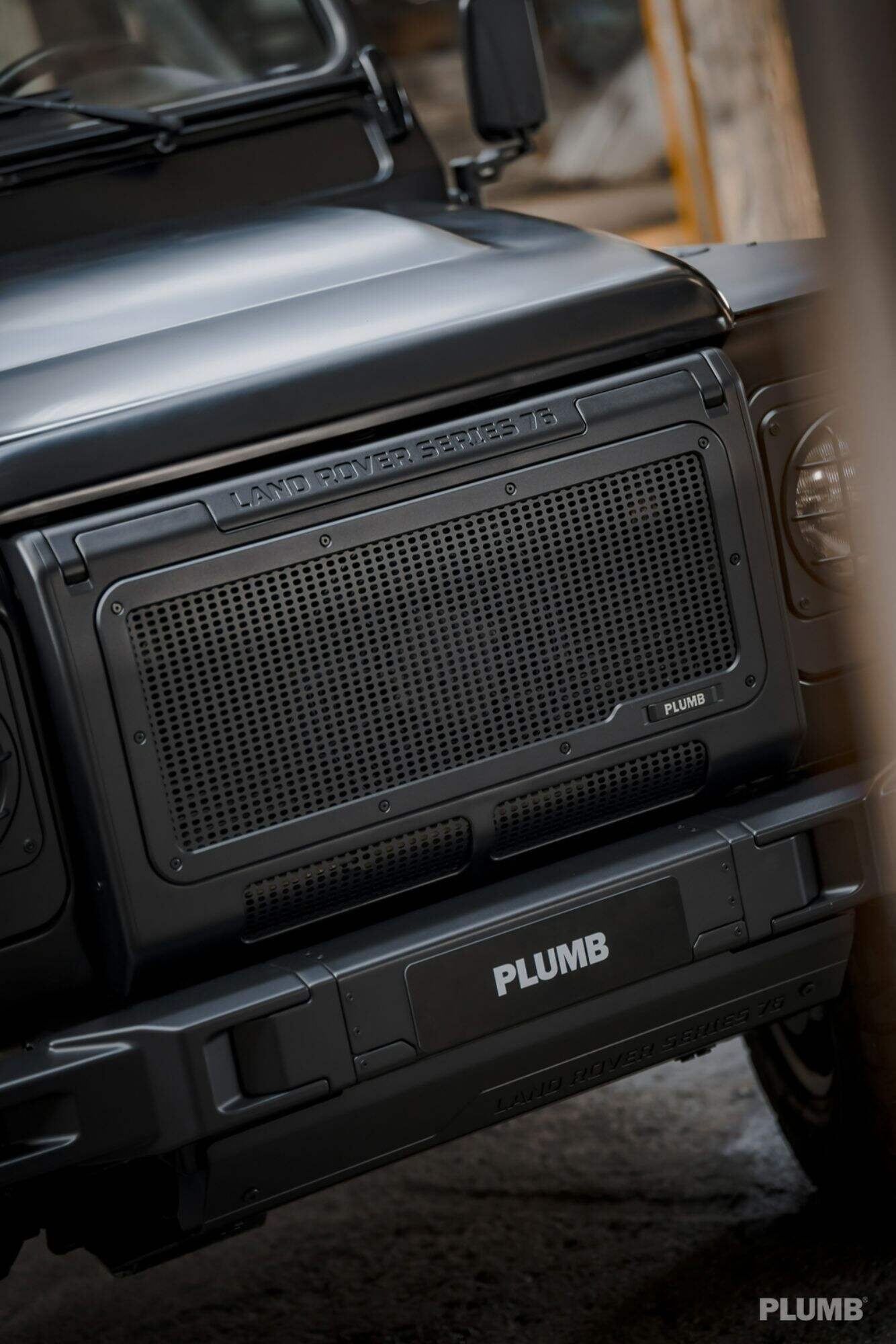 Plumb-Series 76 Grille