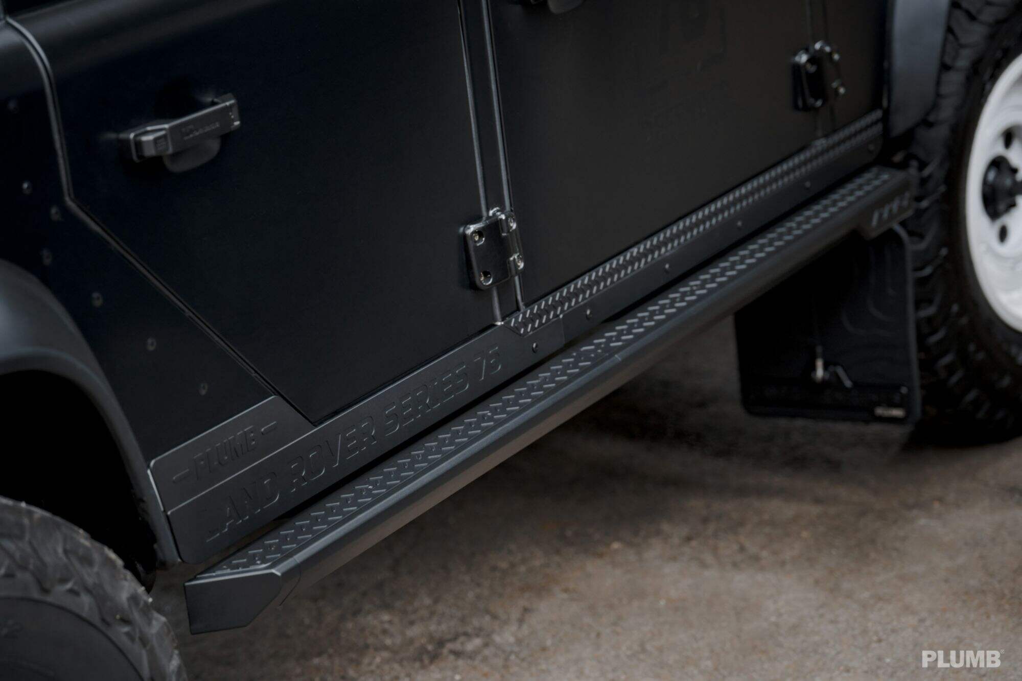 Plumb-Series 76 Side Step kit