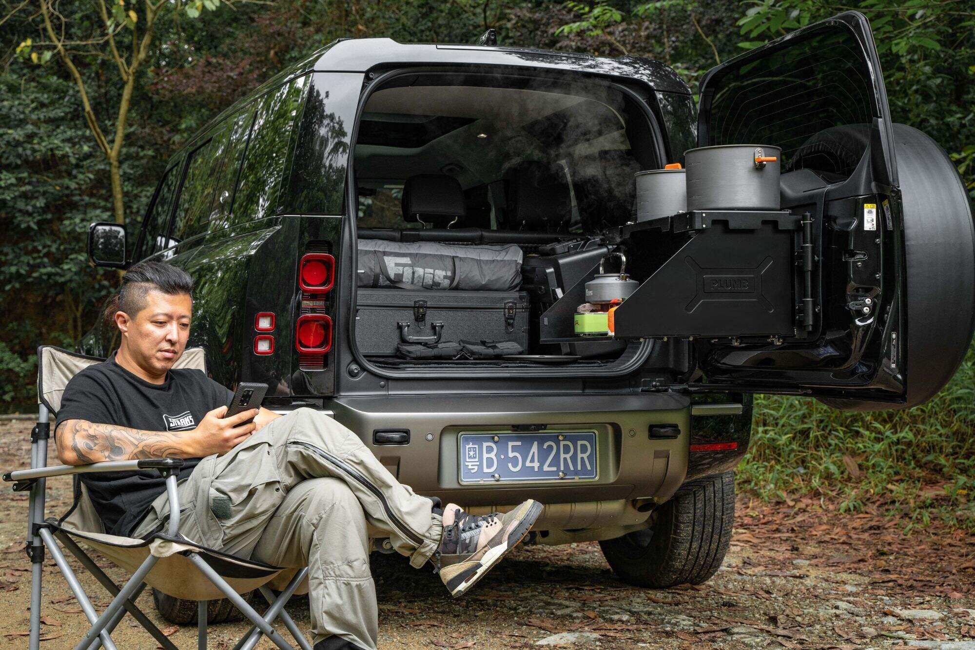 Plumb Tailgate folding table For Land Rover Defender 90/110
