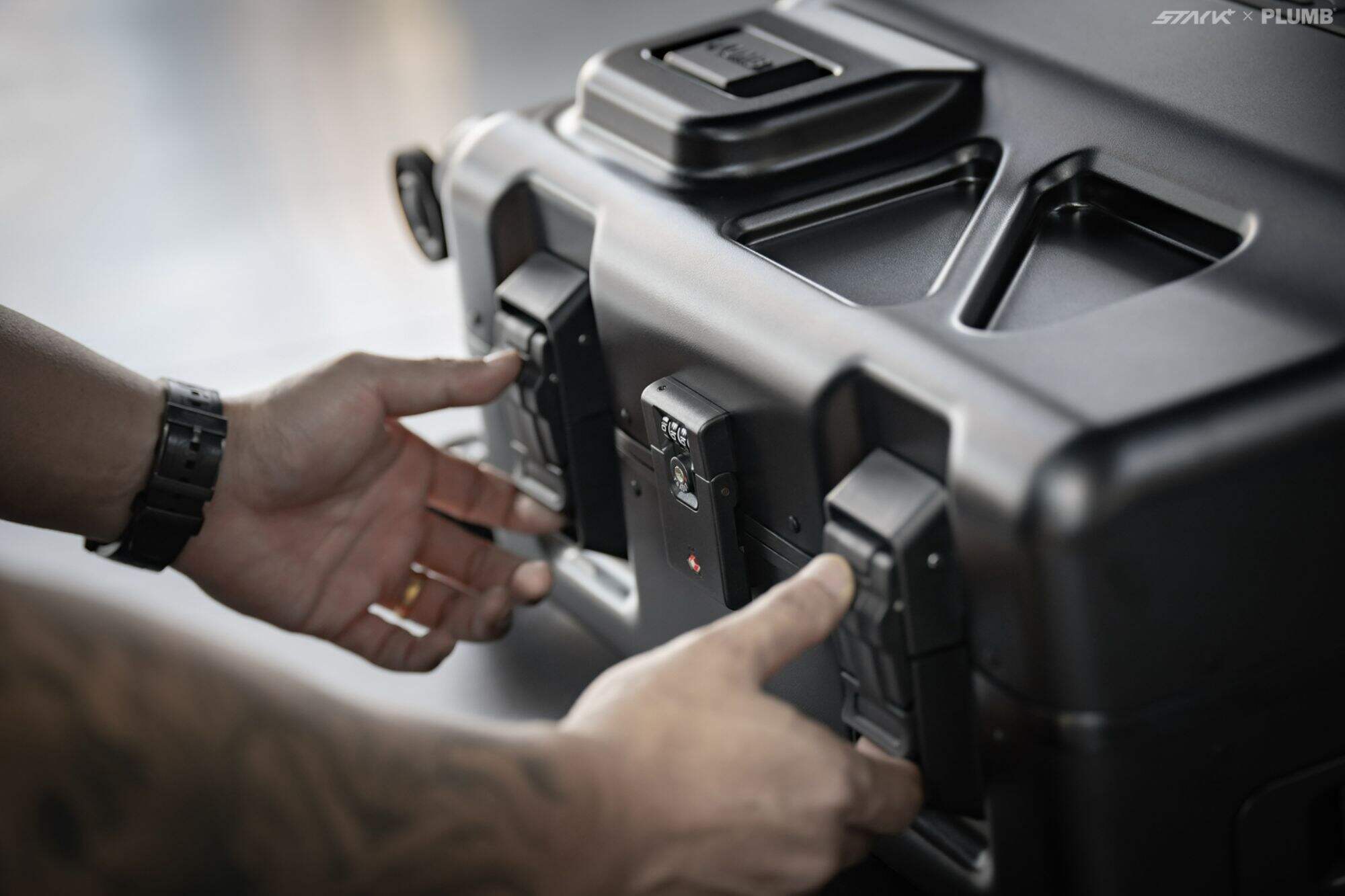Plumb M-one 20" Luggage