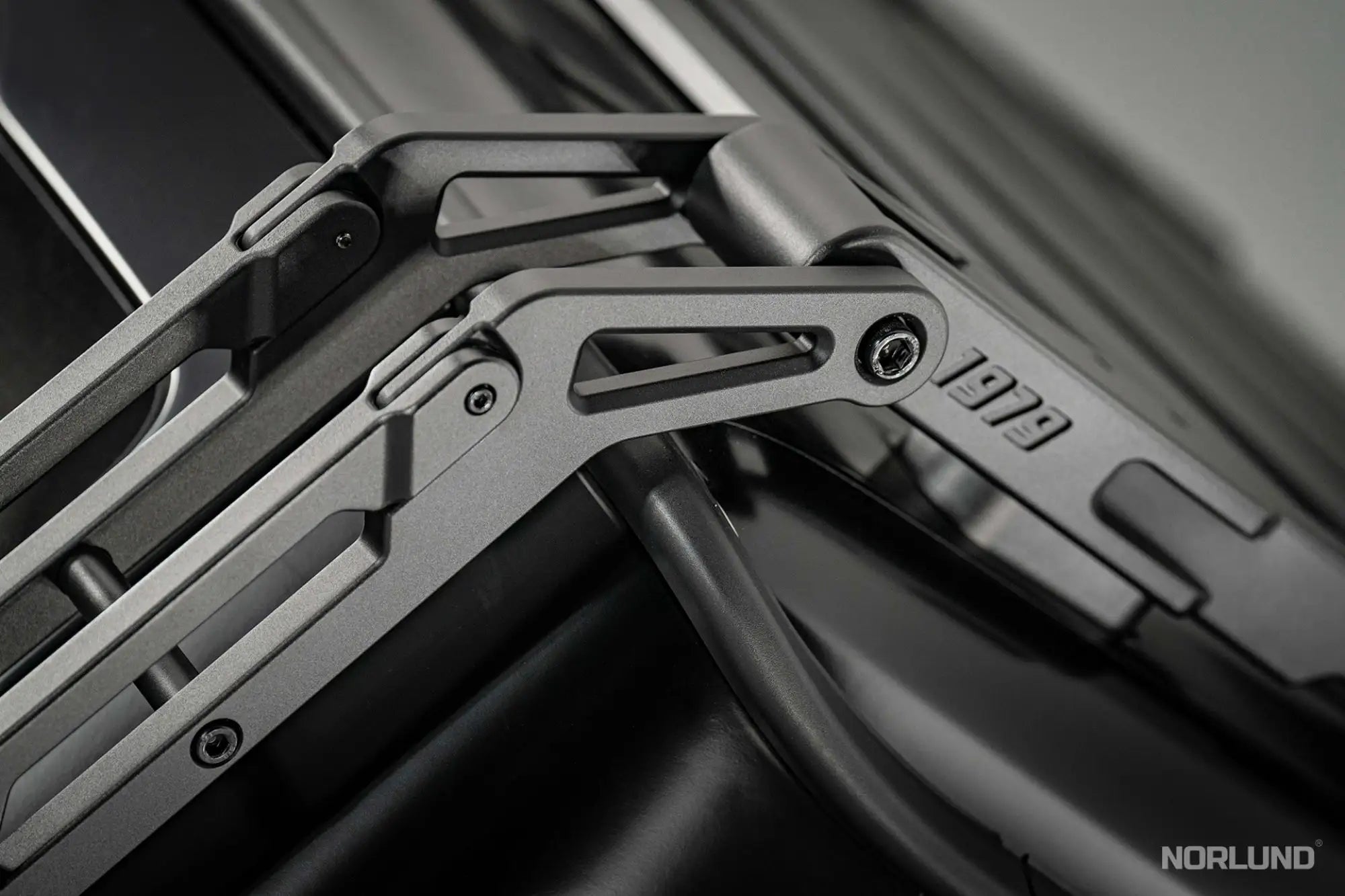 Mercedes-Benz 2018+ G Roof platform and ladder kit