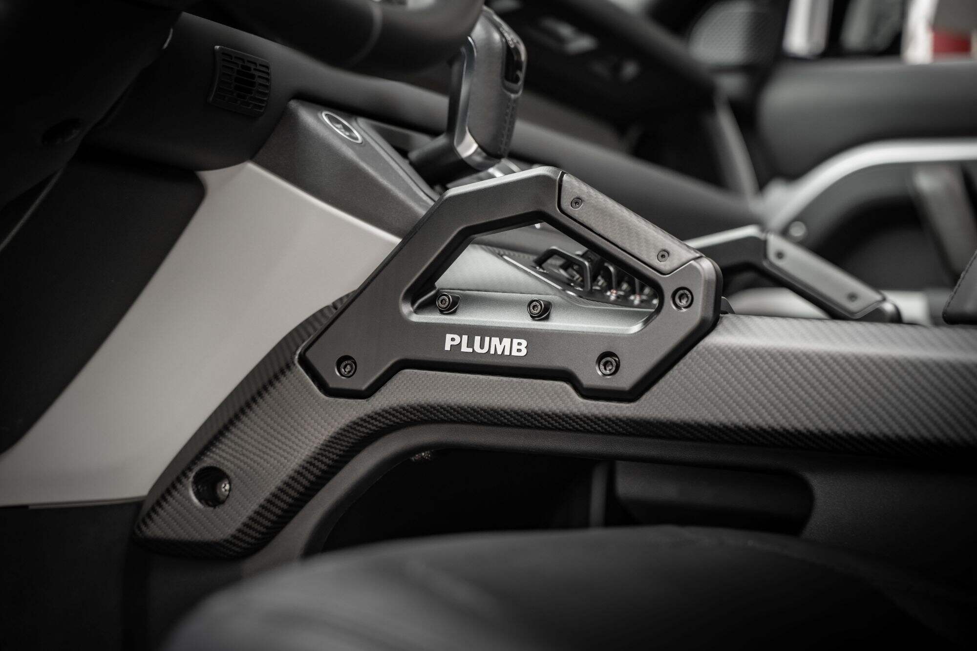 Plumb Central armrest control system For Land Rover Defender 90/110
