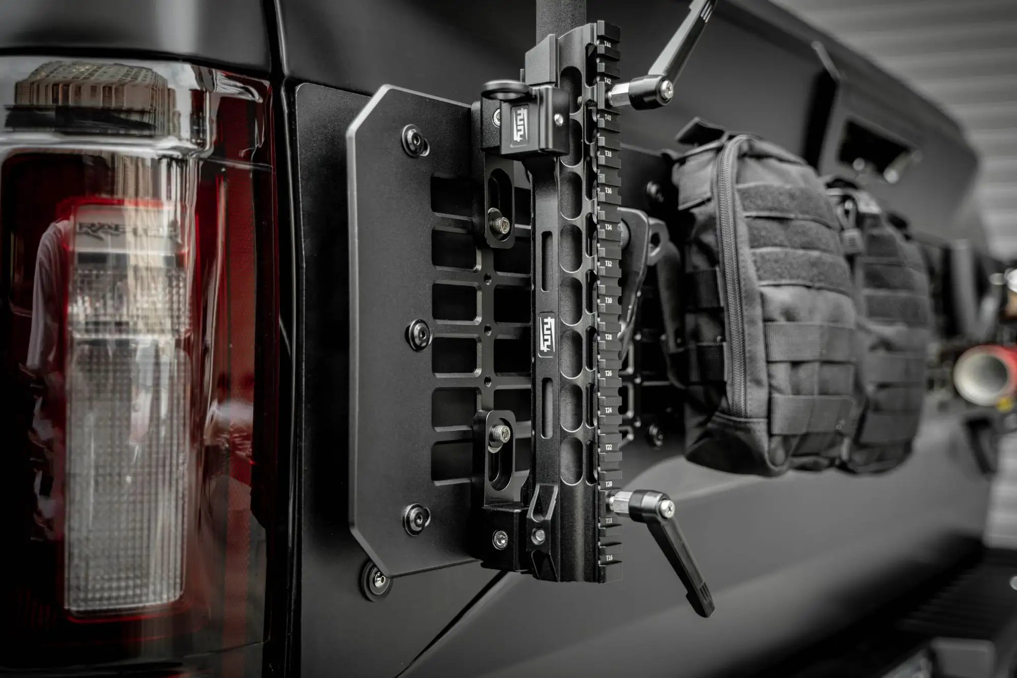 2017-2020 FORD F150 Tailgate expansion panel