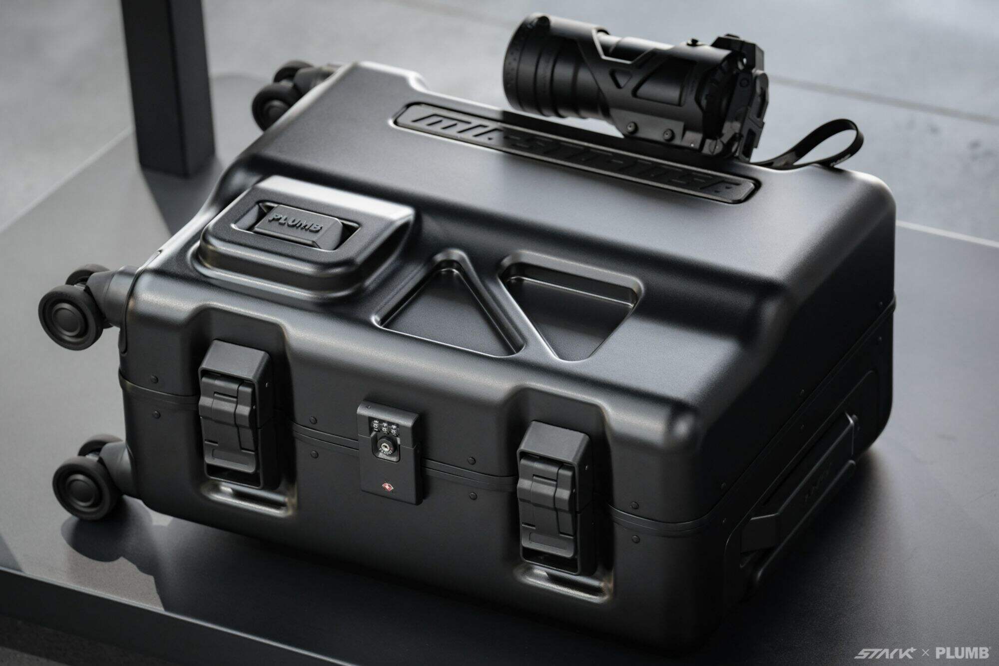 Plumb M-one 20" Luggage