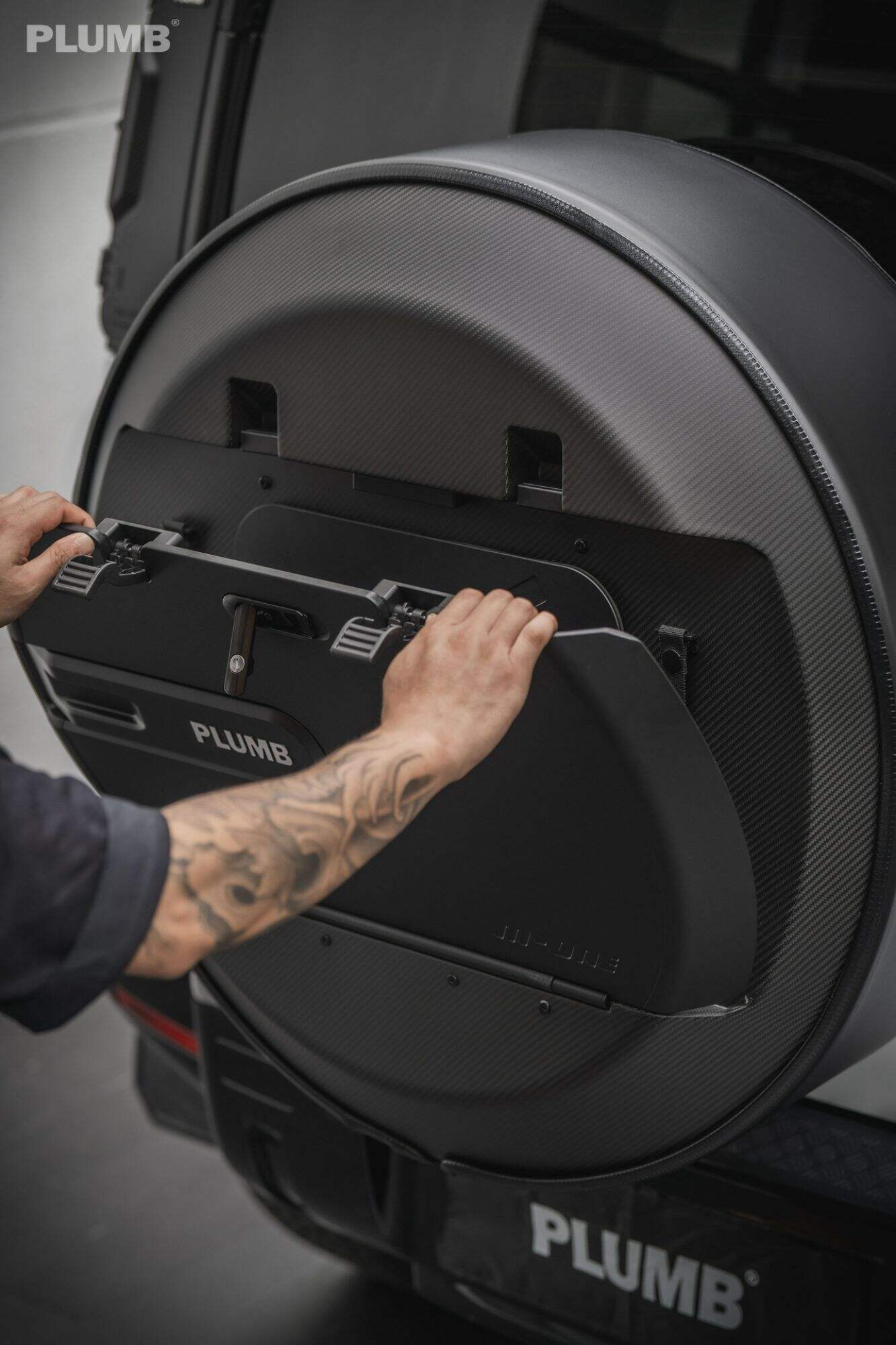 Plumb Spare Tire Integration Kit For Land Rover Defender 90/110/130