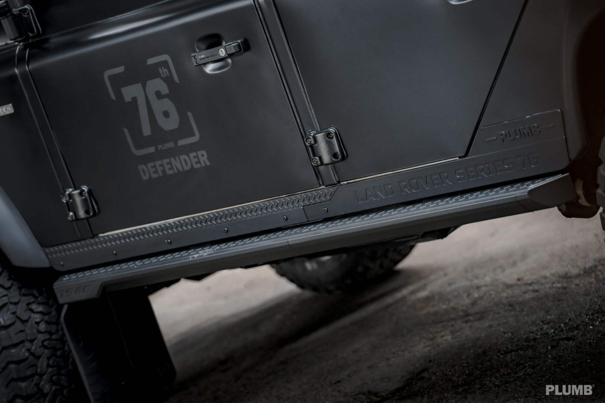 Plumb-Series 76 Side Step kit