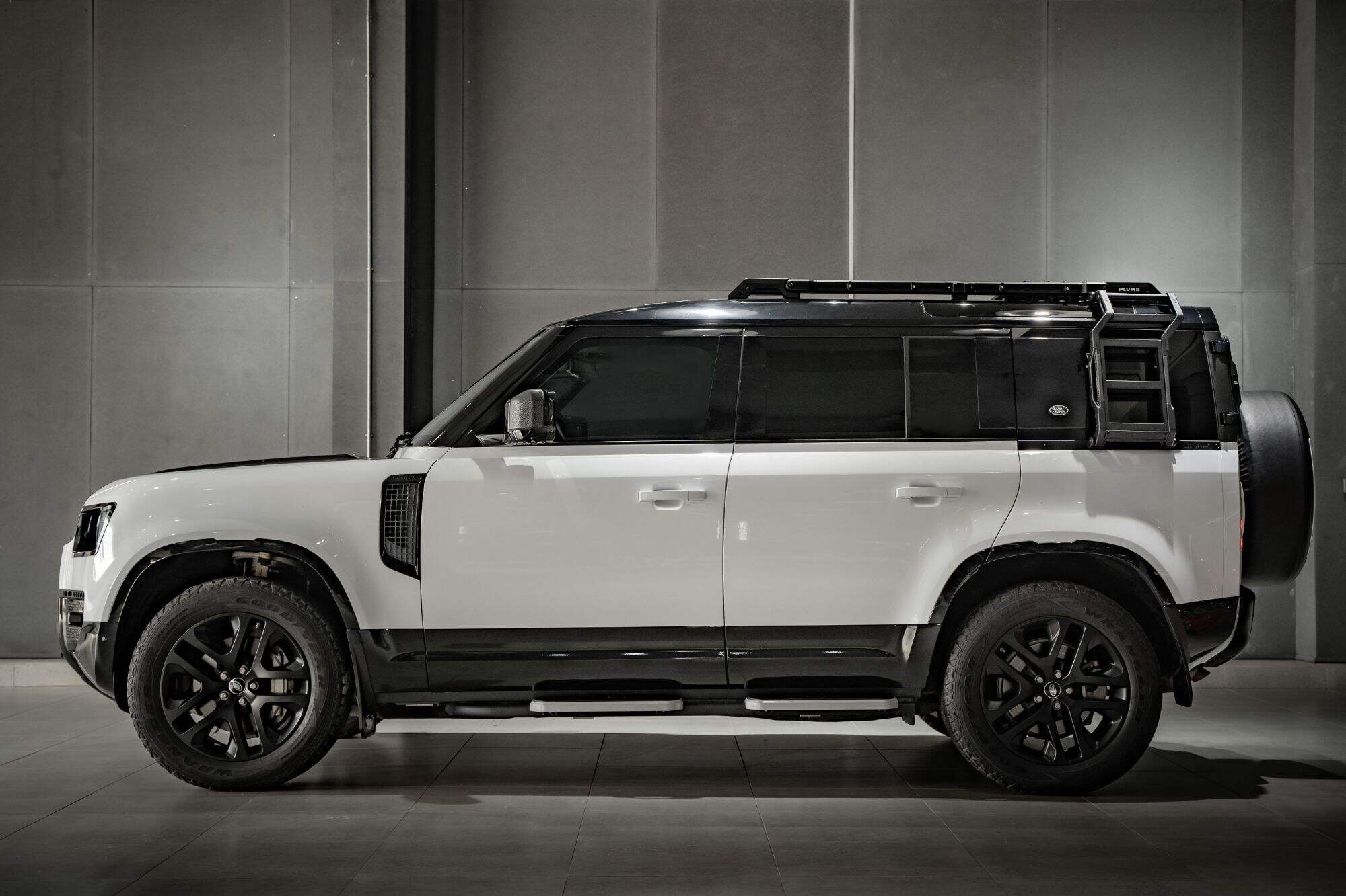 Plumb Side Ladder For Land Rover Defender 110