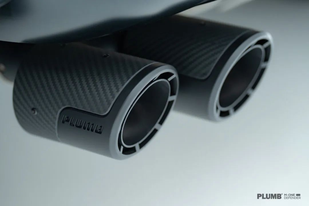 PLUMB M-One Defender L663 mid and rear exhaust