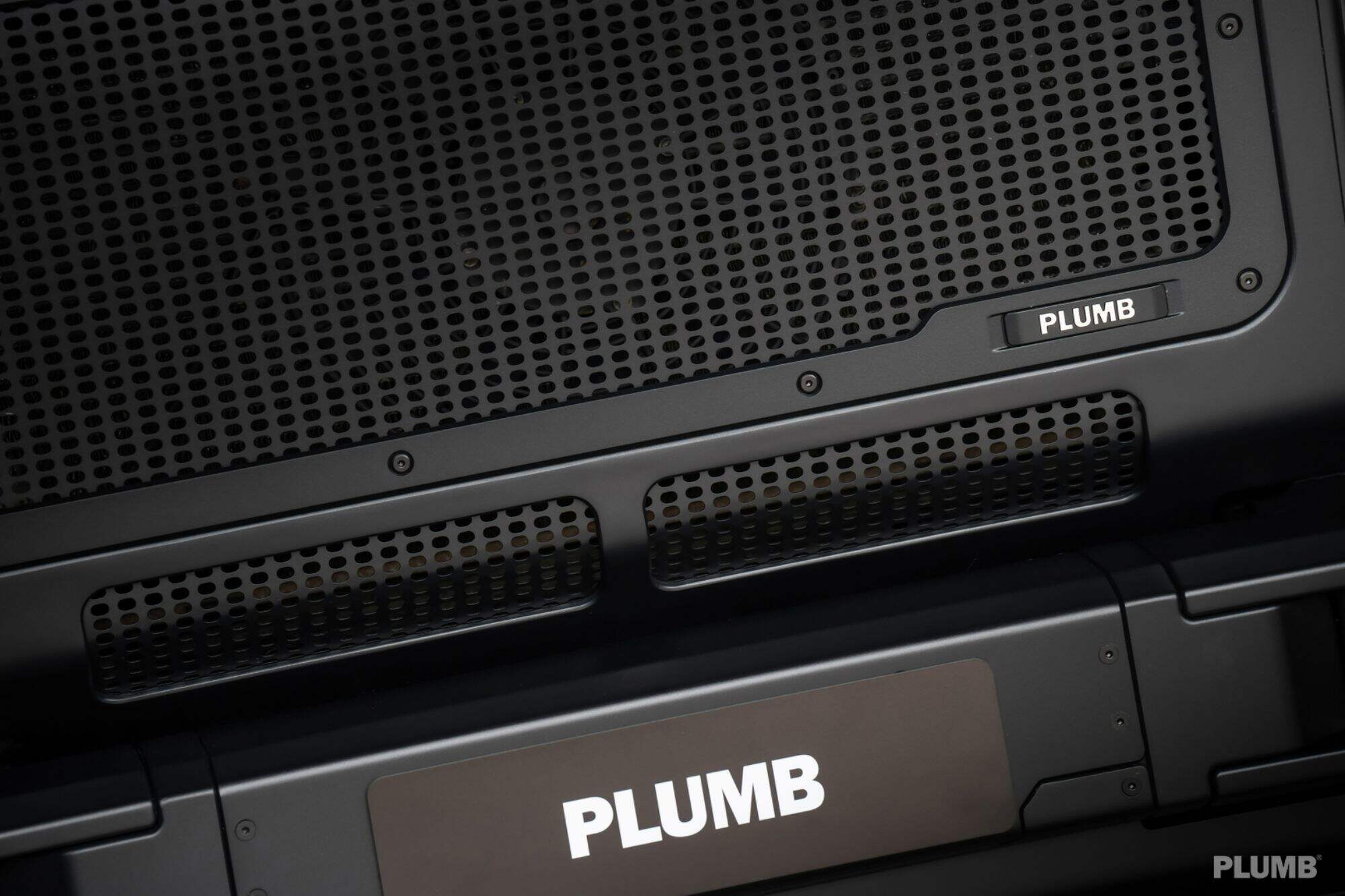Plumb-Series 76 Grille