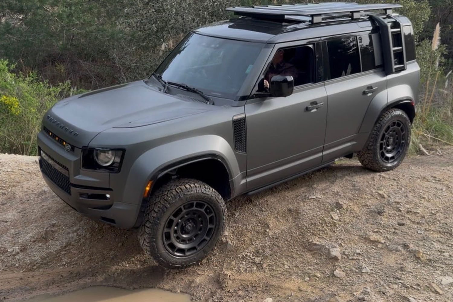 QuickSilver Defender OCTA with 3D printed tailpipes