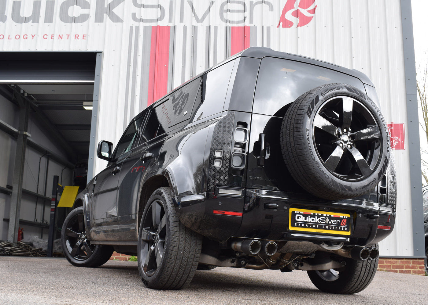 QuickSilver Defender P525 V8 Sport Exhaust fitted