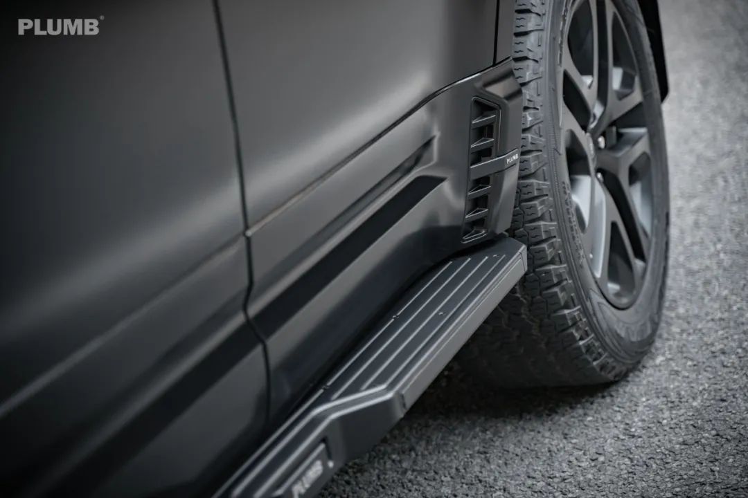 PLUMB M-One aluminium side bar for Defender 110