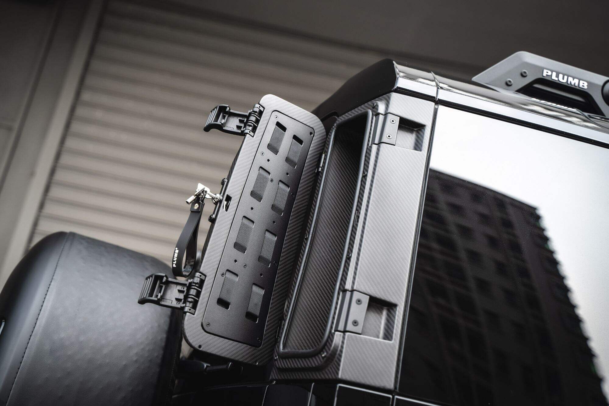 Plumb Tailgate side expansion gear box For Land Rover Defender 90/110