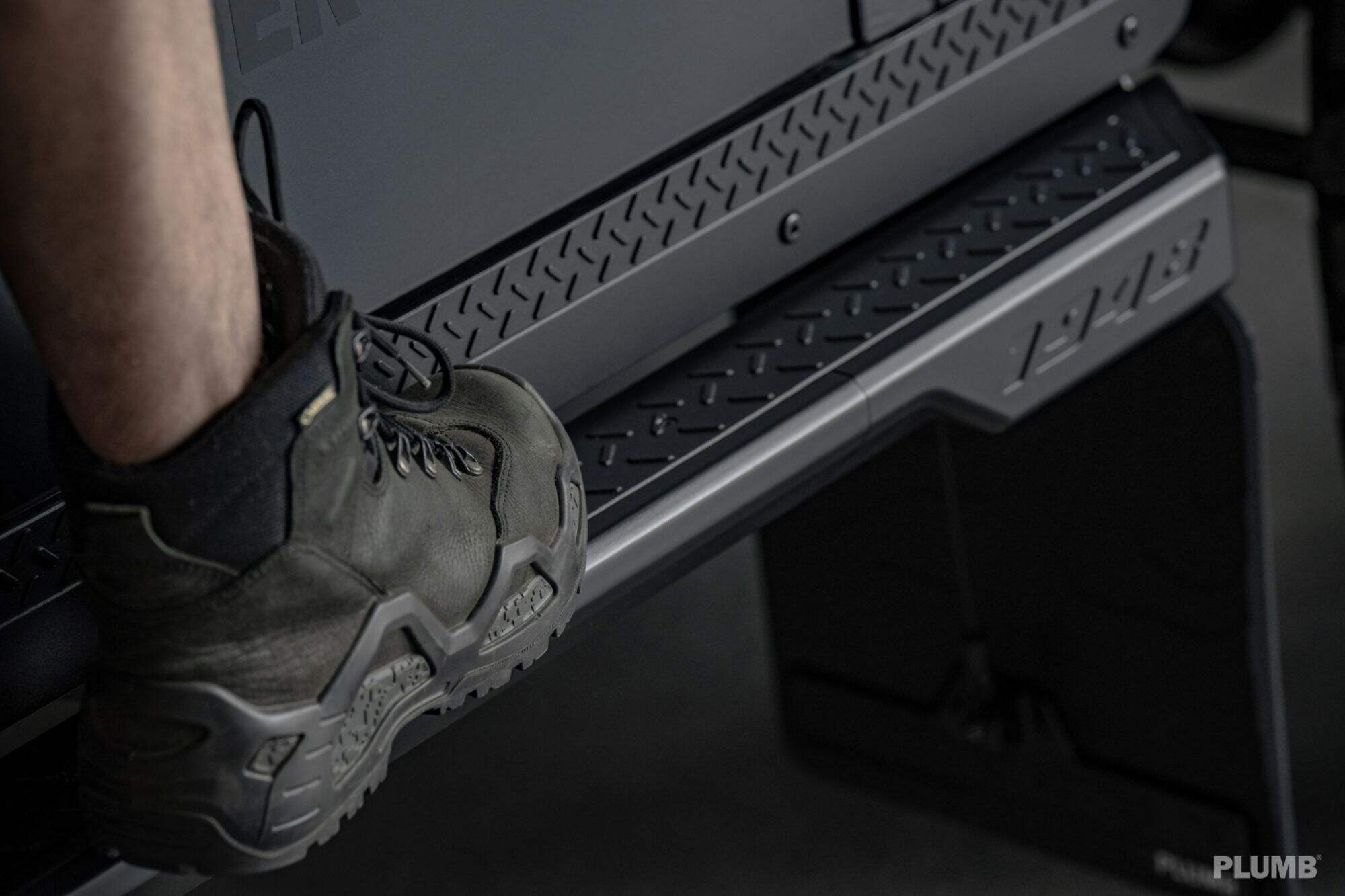 Plumb-Series 76 Side Step kit