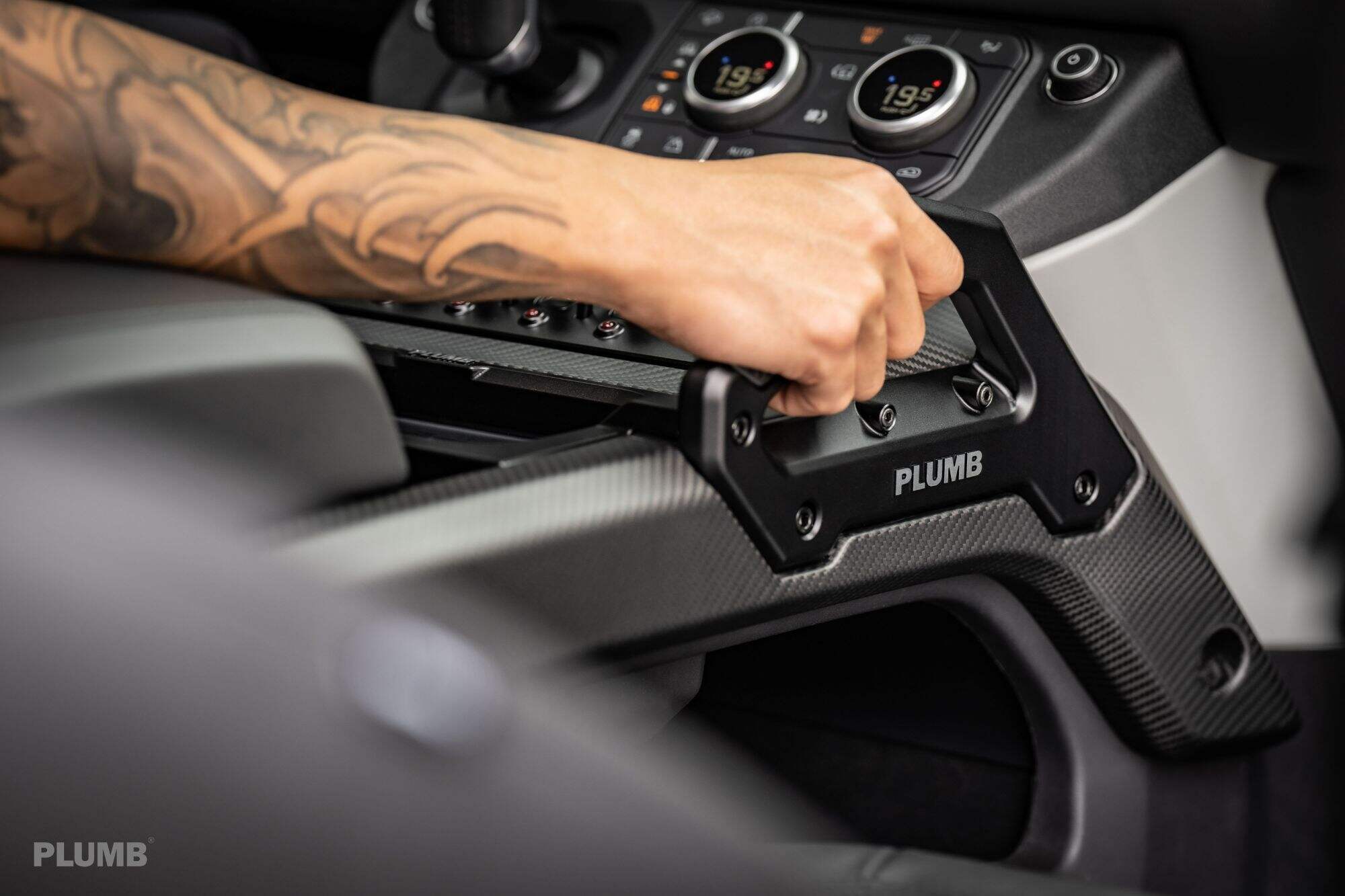 Plumb Central armrest control system For Land Rover Defender 90/110