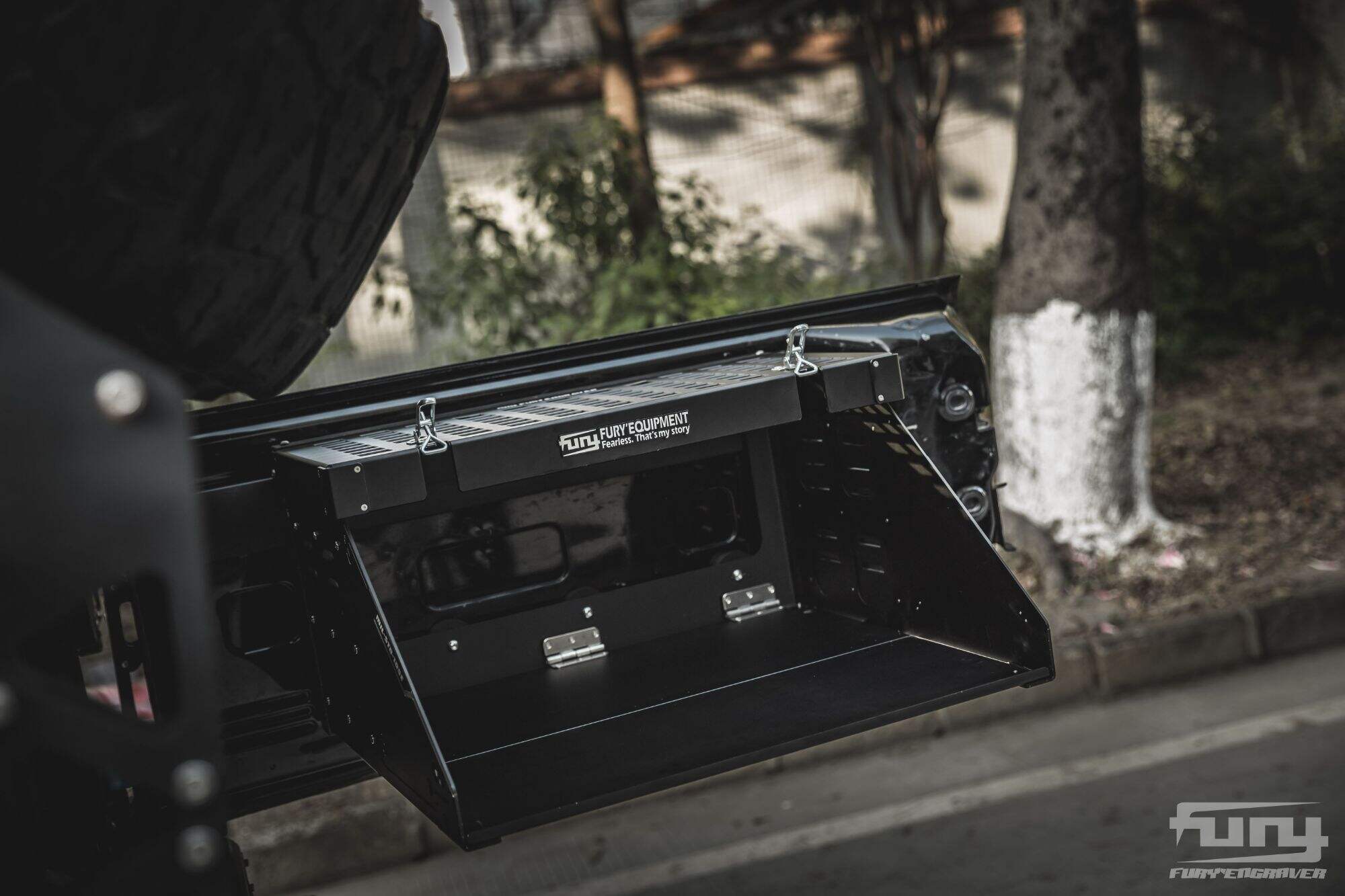 Fury Tailgate folding table For Jeep wrangler