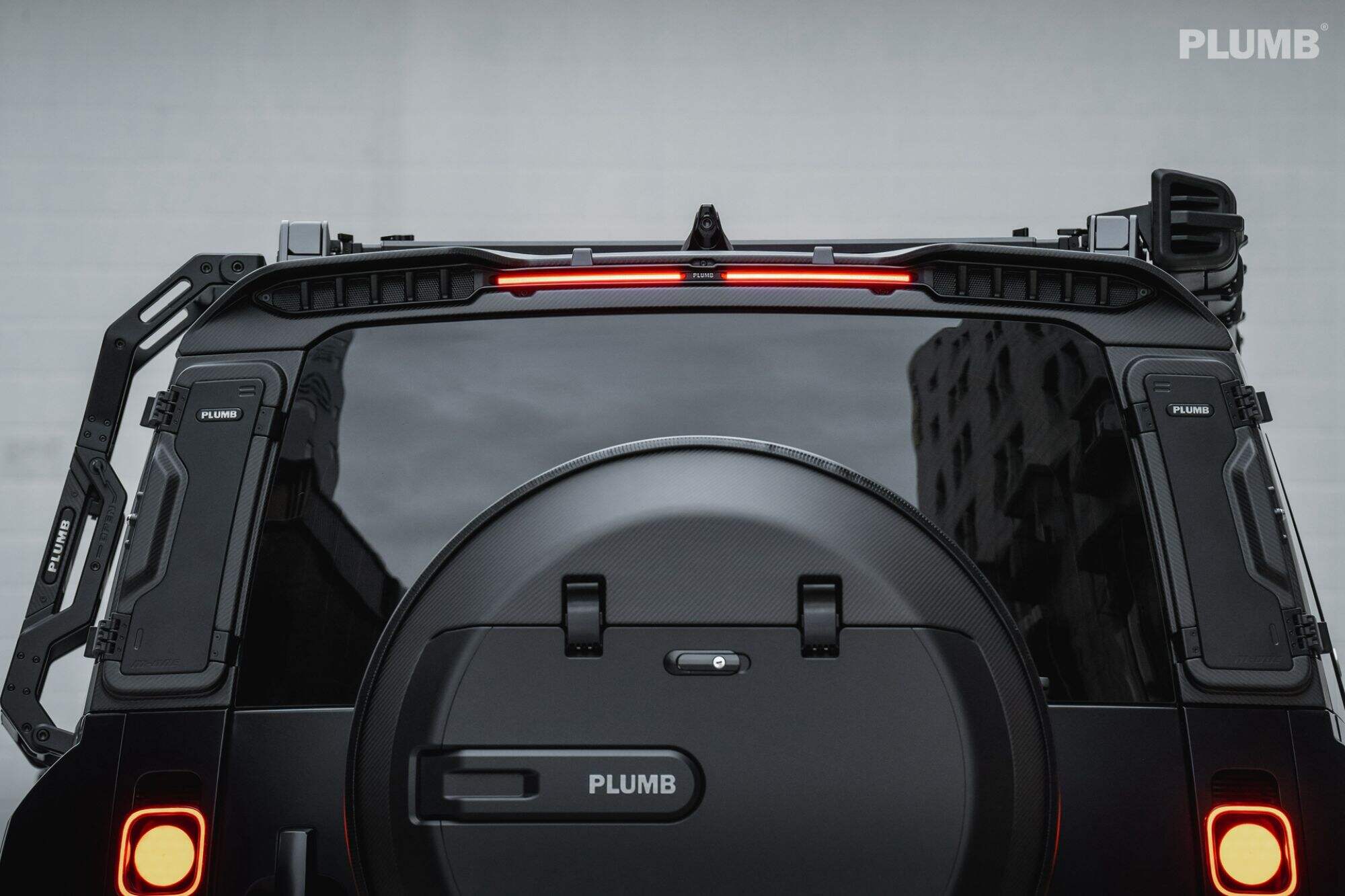 Plumb Rear spoiler For Land Rover Defender 90/110/130