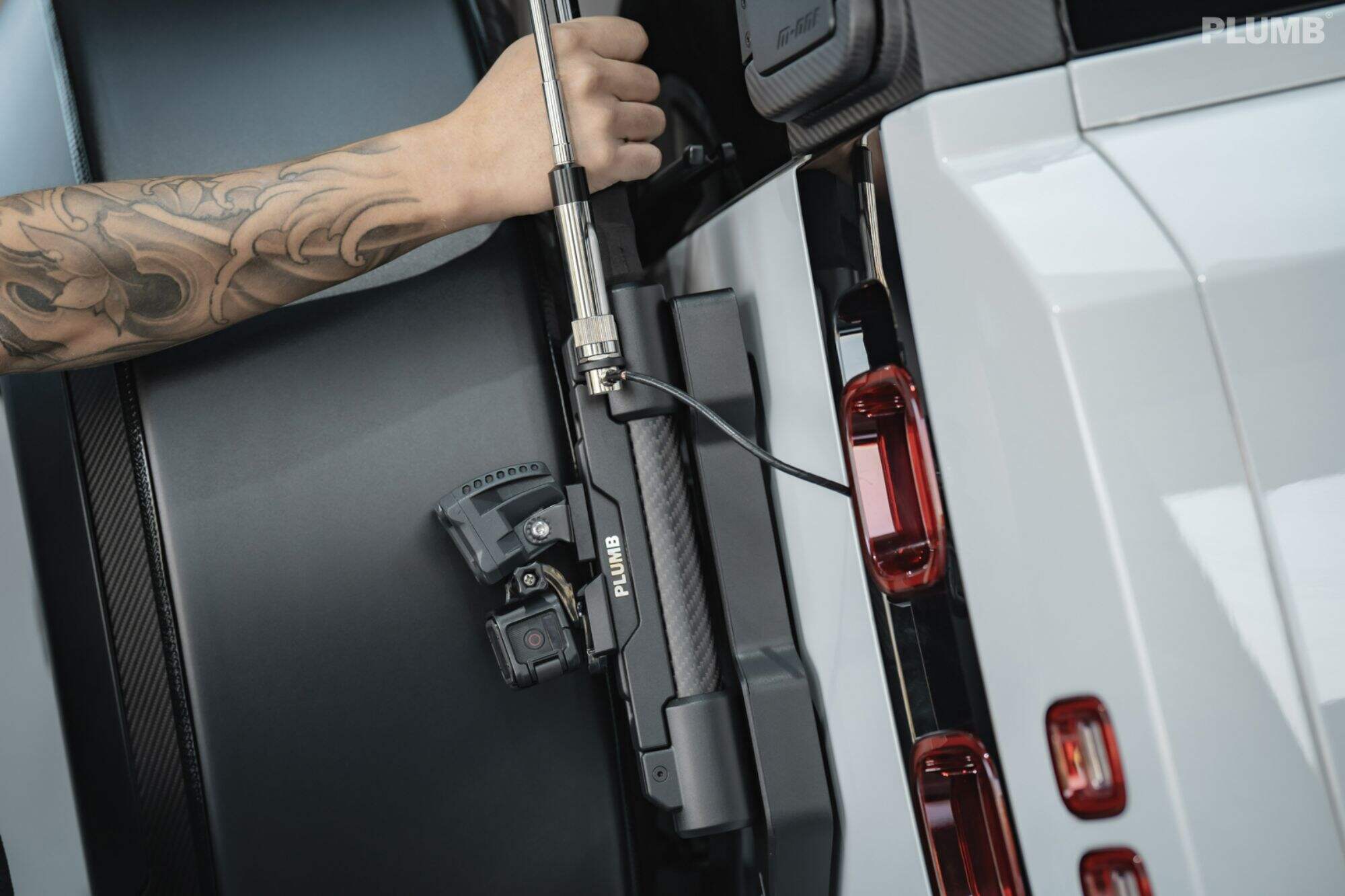 Plumb Flagpole holder For Land Rover Defender90/110/130