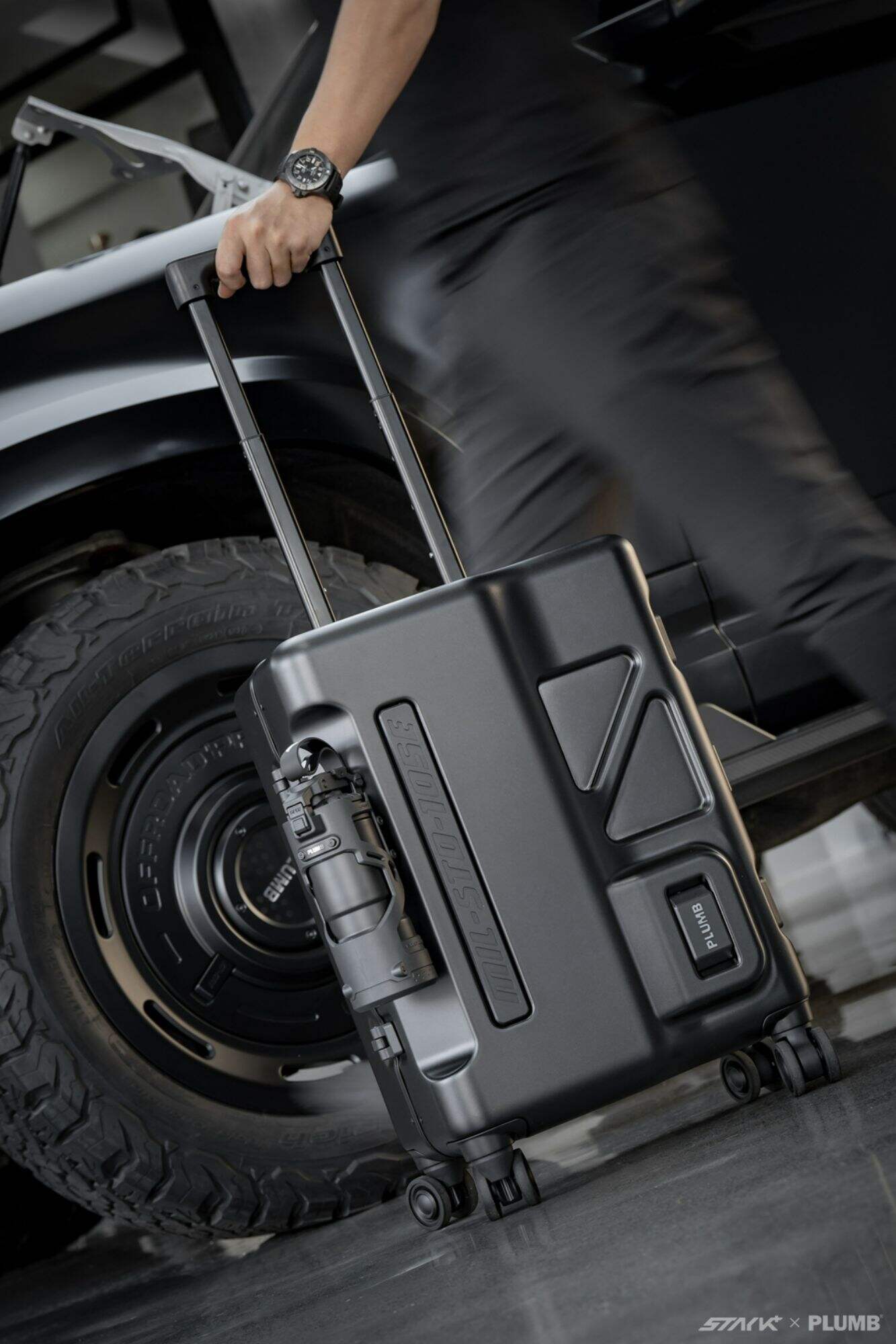 Plumb M-one 20" Luggage