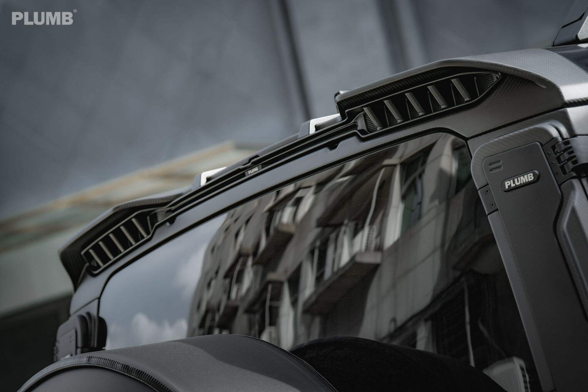 Plumb Rear spoiler For Land Rover Defender 90/110/130